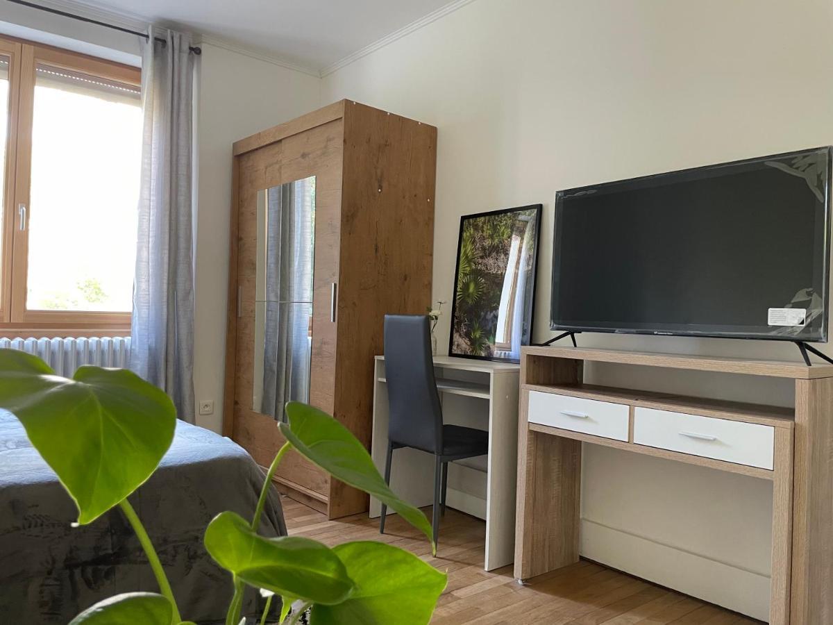 Chambre Privee Vue Sur Le Jardin Proche Centre Ville Besancon Exterior photo
