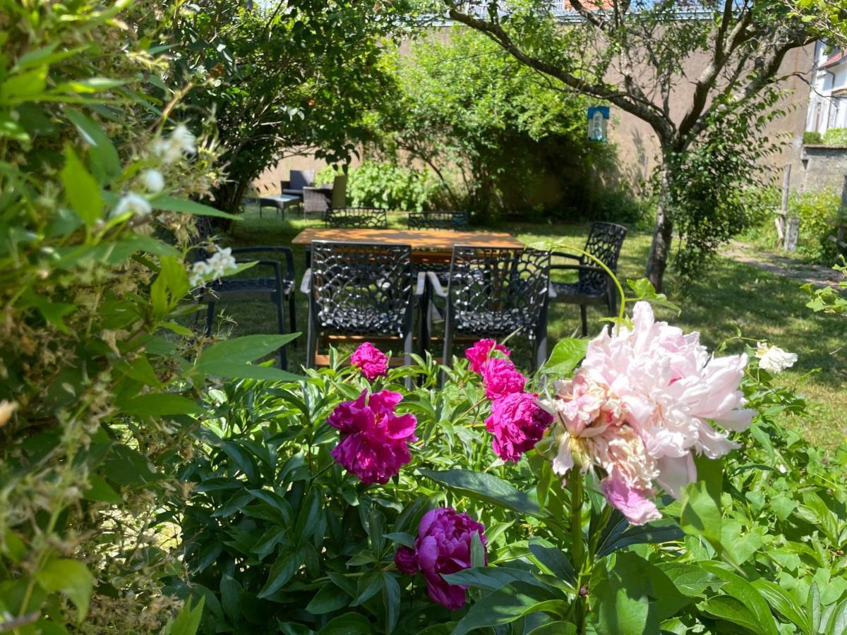Chambre Privee Vue Sur Le Jardin Proche Centre Ville Besancon Exterior photo